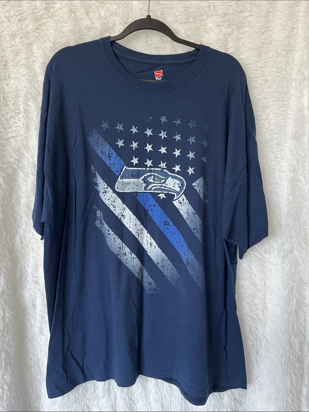 Hanes Navy and Gray Seattle Seahawks Short-Sleeve Graphic Tee—NWOT